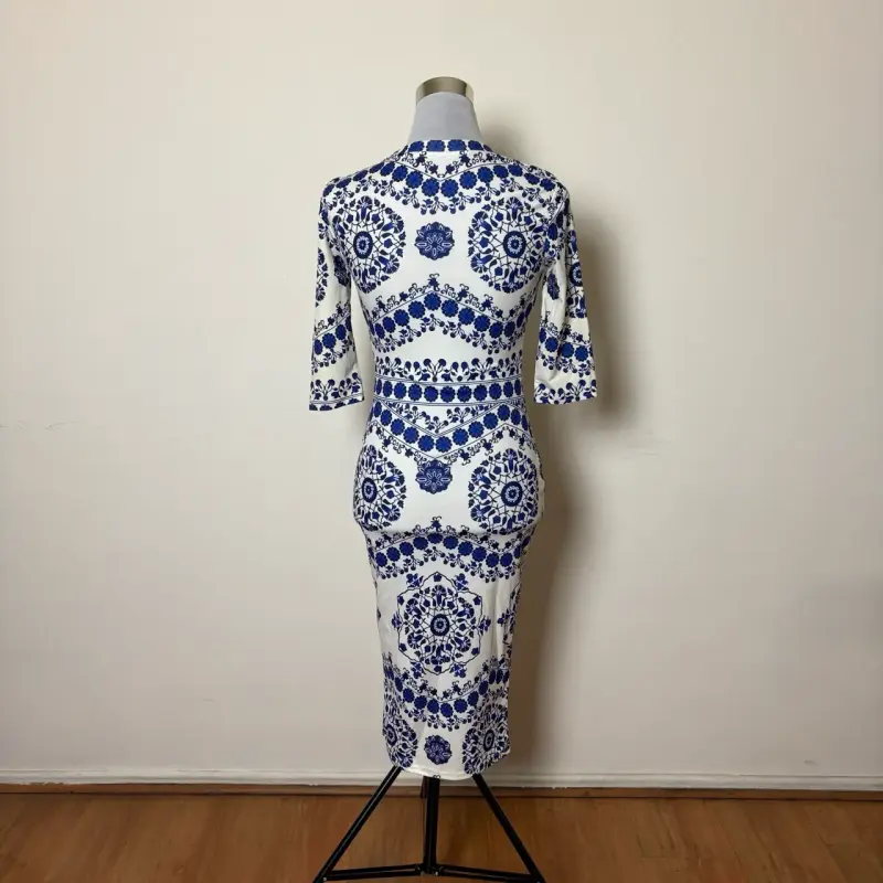 Vestido blanco con estampado azul floral - 3
