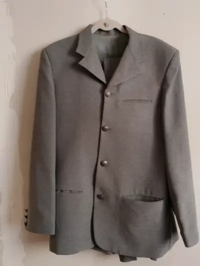 Traje gris para hombre Bozzini en buen estado - miniatura 1