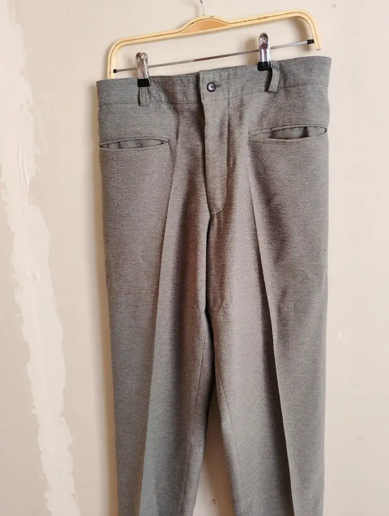 Traje gris para hombre Bozzini en buen estado - 4