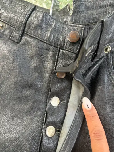 Pantalones de cuero negro de tiro alto - miniatura 2