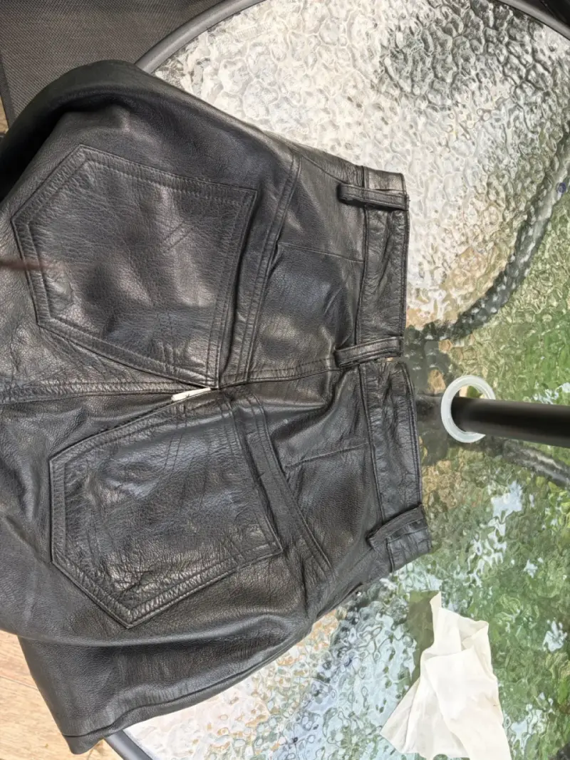 Pantalones de cuero negro de tiro alto - 3