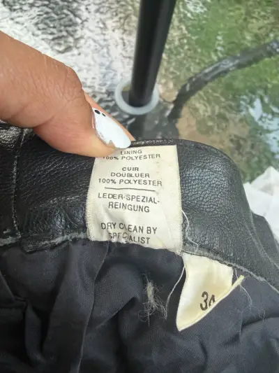 Pantalones de cuero negro de tiro alto - miniatura 5