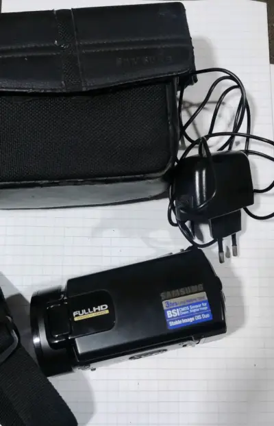 Videocámara Samsung Full HD con Estabilizador - miniatura 1