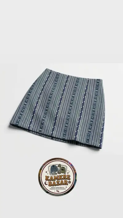 Falda corta con diseño étnico en tonos azules y verdes - miniatura 1