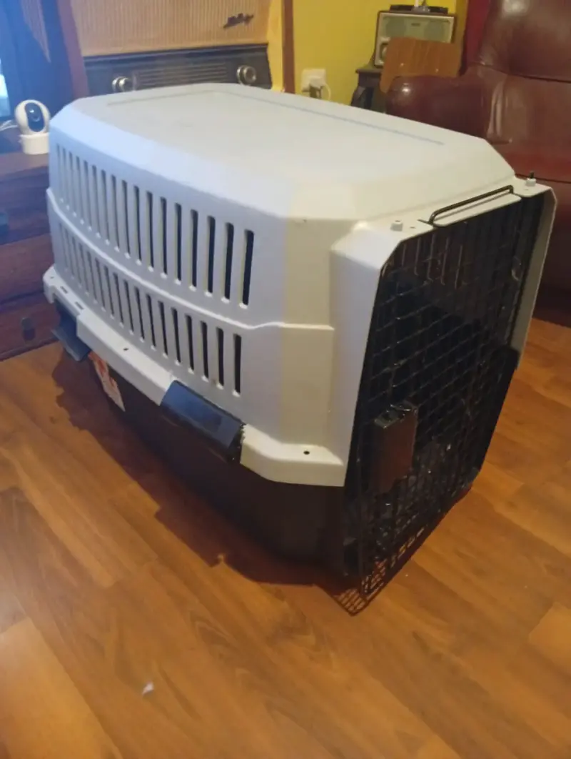 Transportadora de mascotas media con puerta metáli - 1