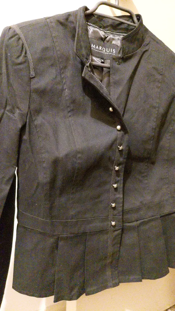 Chaqueta negra de mujer Marquis con botones - 4