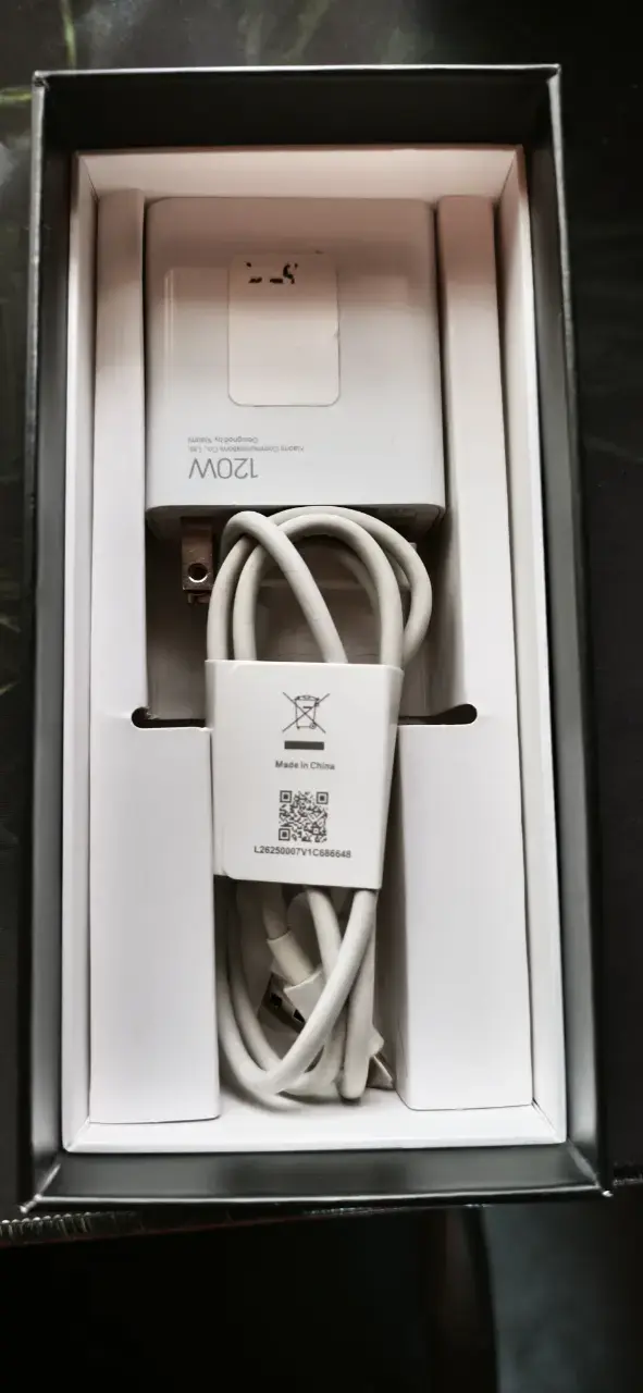 Xiaomi 12 Pro 5G con caja y accesorios - 3