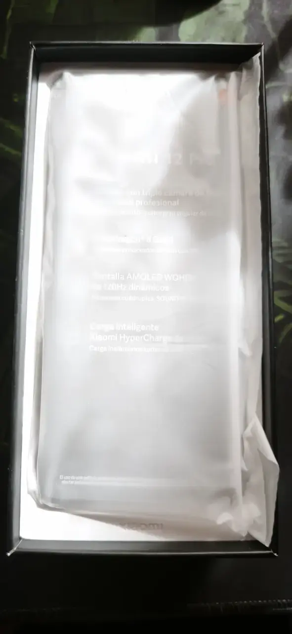 Xiaomi 12 Pro 5G con caja y accesorios - 4