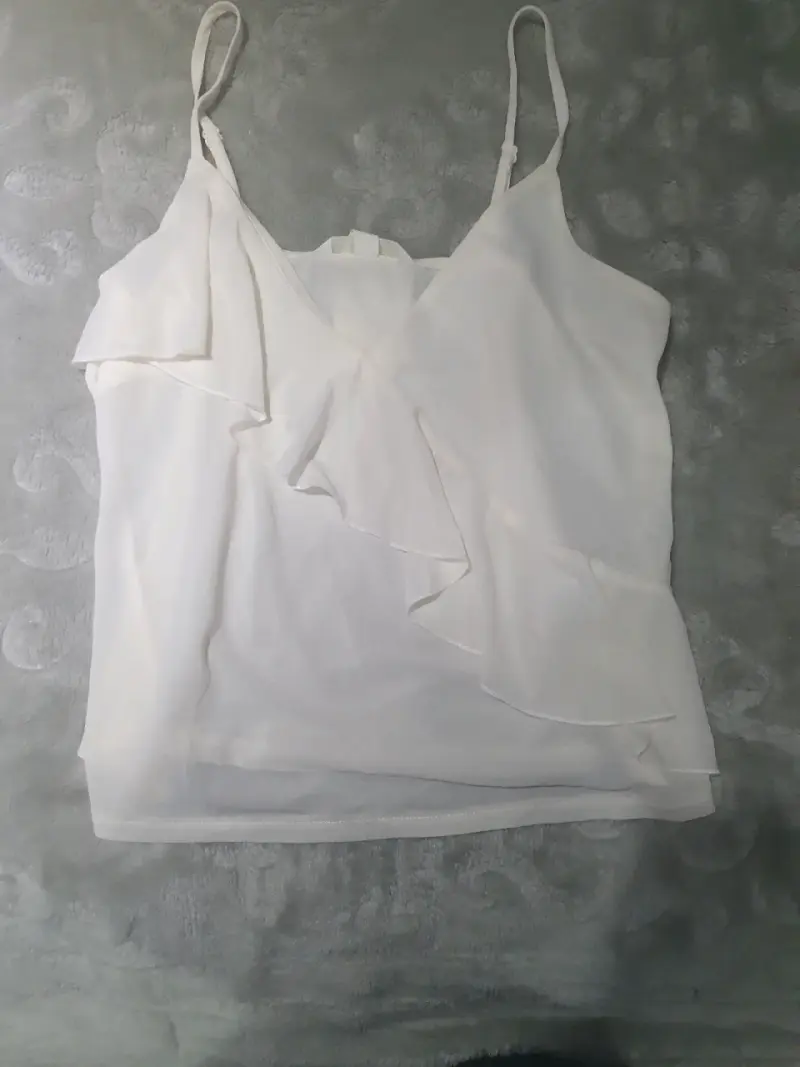 Blusa blanca con volantes para mujer - 2