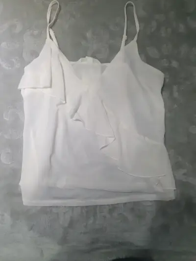 Blusa blanca con volantes para mujer - miniatura 2