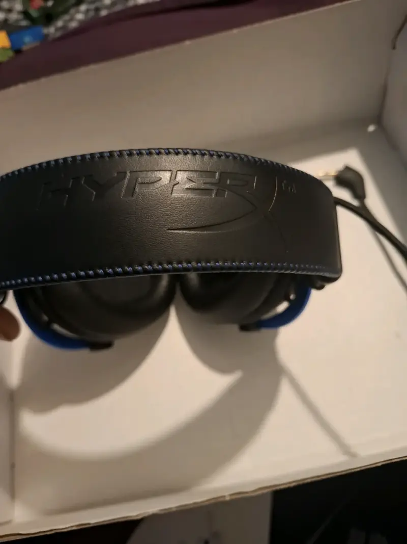 Audífonos HyperX para PlayStation con micrófono - 3