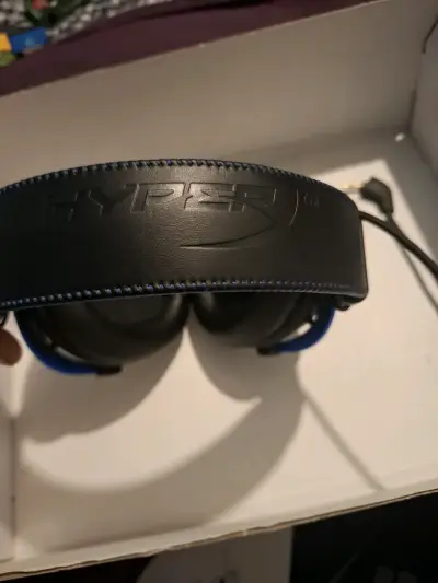 Audífonos HyperX para PlayStation con micrófono - miniatura 3