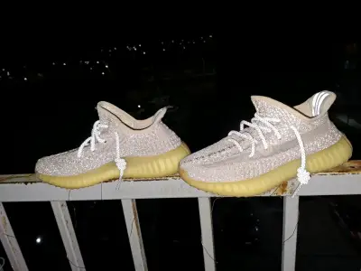 Zapatillas Yeezy 350 originales - miniatura 2
