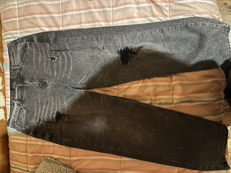 Jeans negros desgastados para hombre - 1