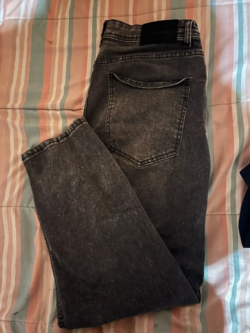 Jeans negros desgastados para hombre - 2