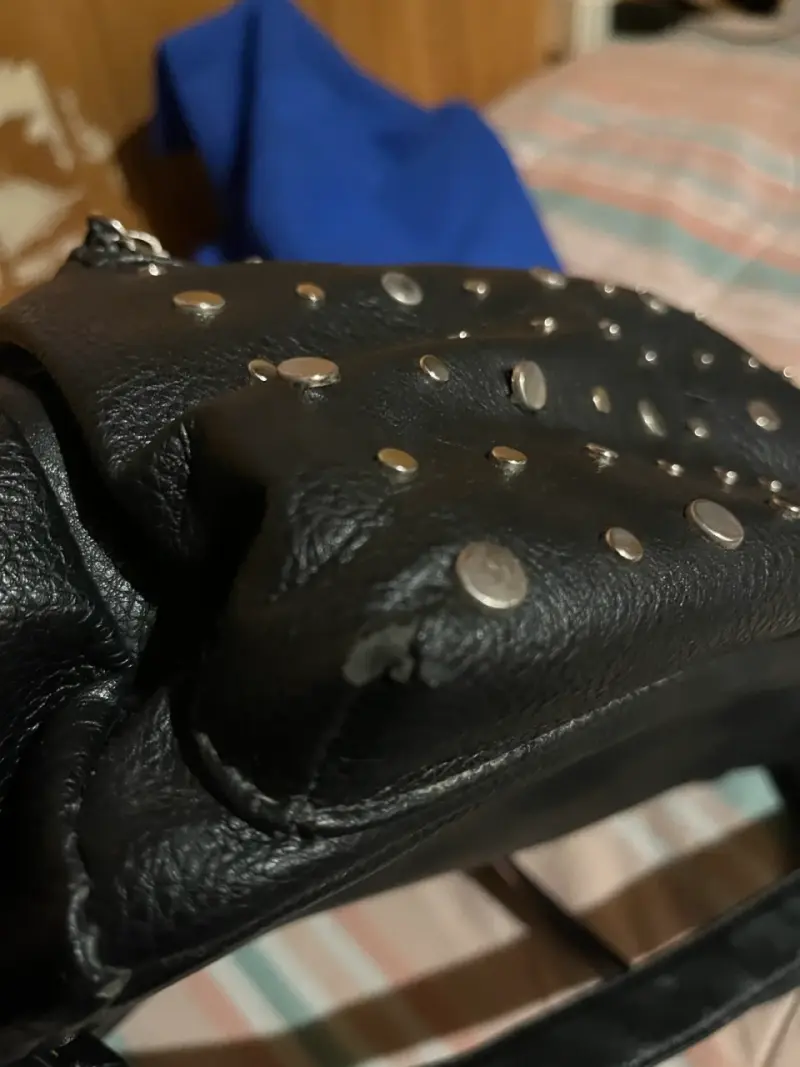 Mochila de cuero bicolor con diseño moderno - 5