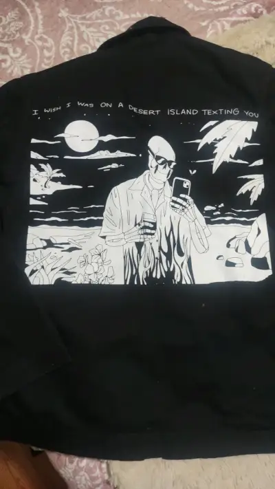 Chaqueta de mezclilla negra con diseño gráfico - miniatura 3