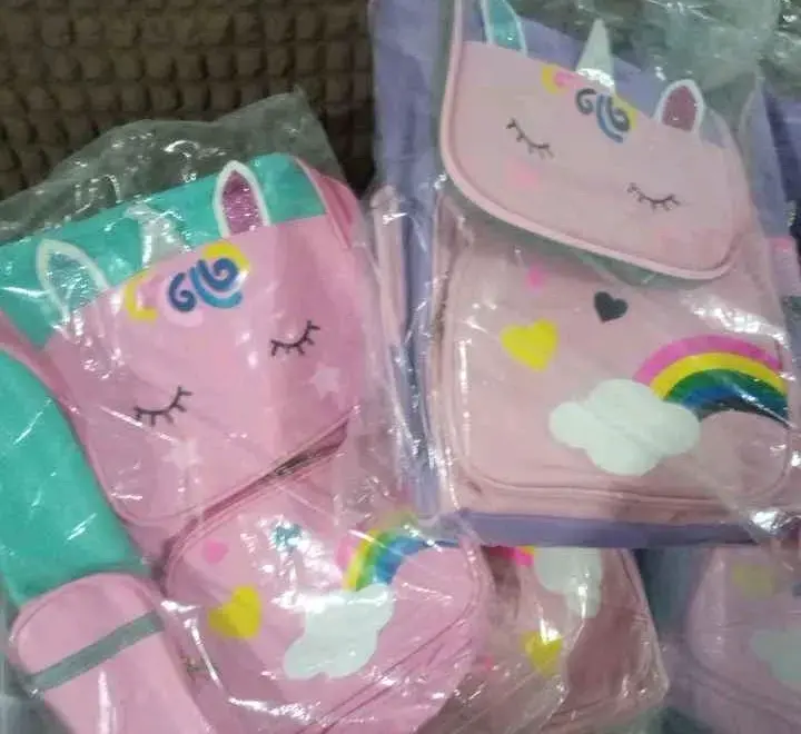 Mochila infantil unicornio rosa con arcoíris - 2