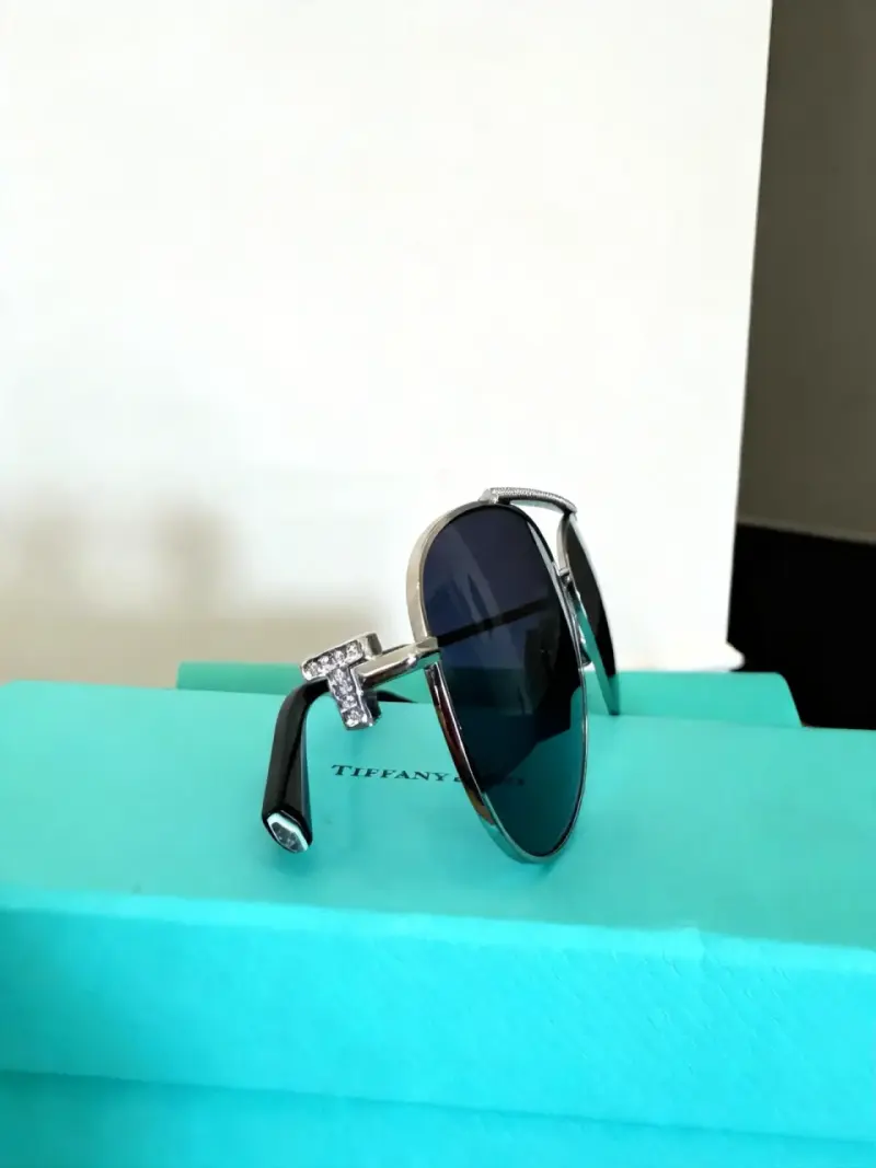 Gafas de Sol Aviador Tiffany & Co. con Detalles Brillantes - 2