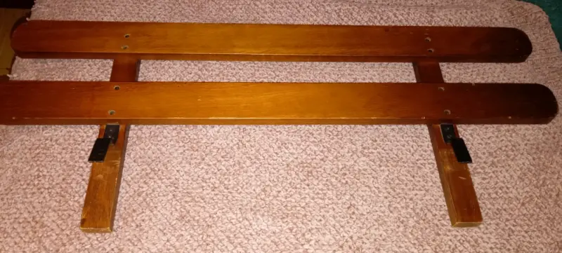 Soporte de madera ajustable para cama - 1