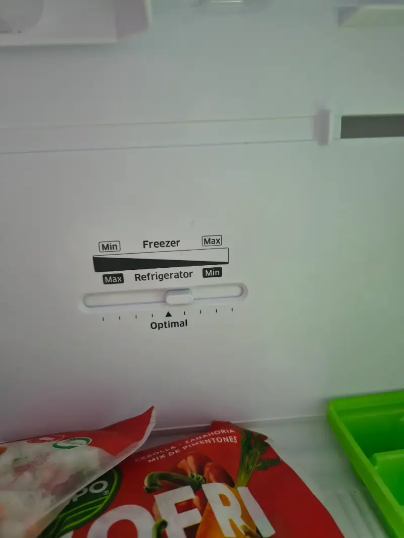 Refrigerador Samsung Top Freezer No Frost 234 lts - 4