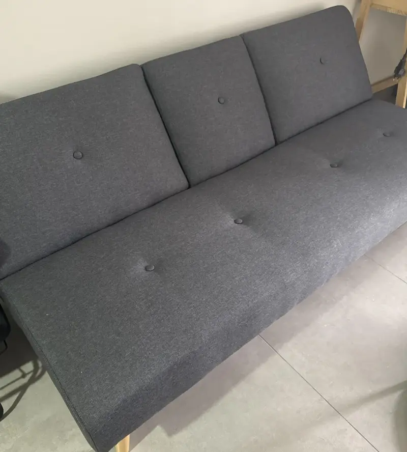 Futón / Sofá Cama 3 cuerpos gris con apoyavasos - 3