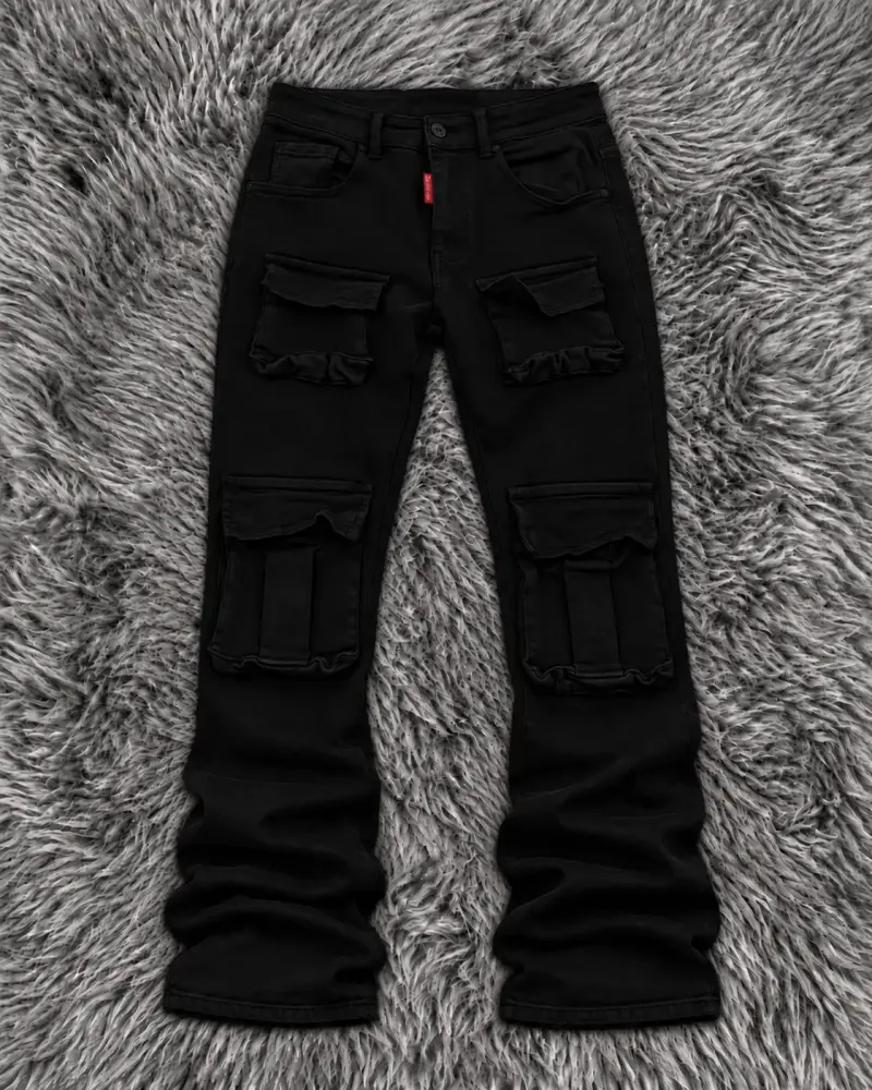 Pantalones cargo negros con bolsillos múltiples - 1