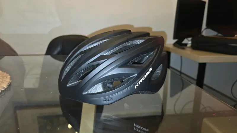 Casco de ciclismo negro Kross con visera - 3