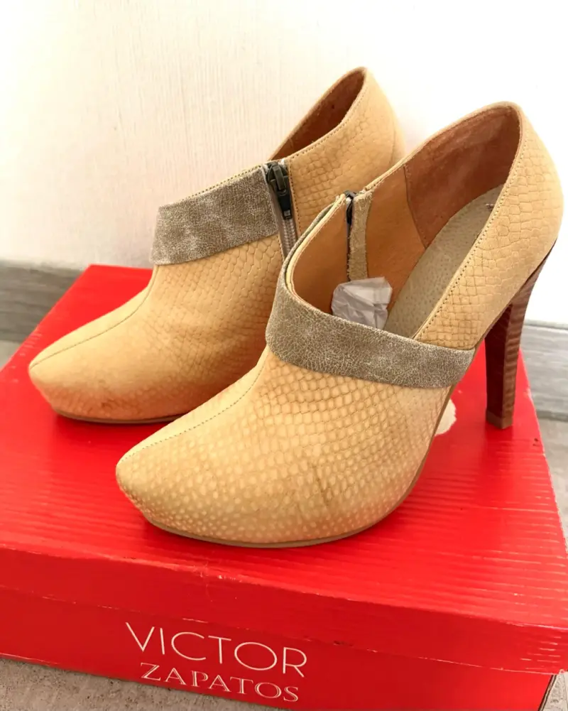 Botines de tacón alto beige