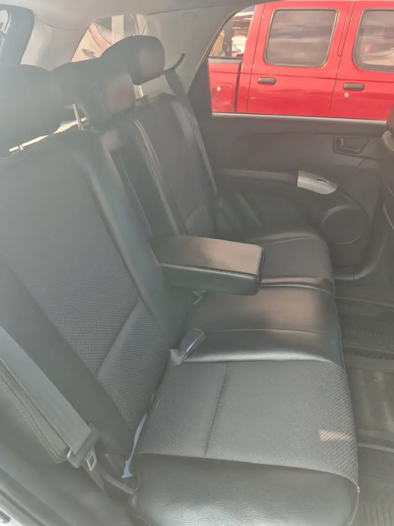 Kia SUV 2010 en buen estado - 4