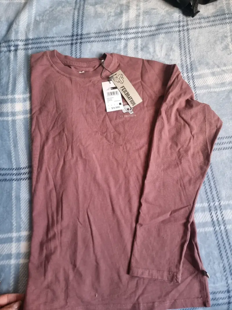 Polera manga larga burdeo Federation talla 16 - 2