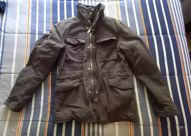 Chaqueta de hombre color marrón con bolsillos - 2