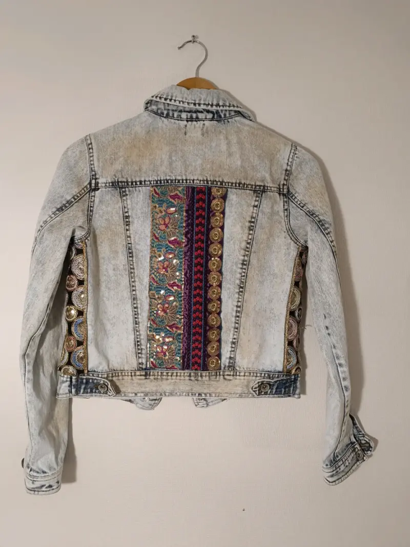 Chaqueta de mezclilla con diseño étnico talla S - 2