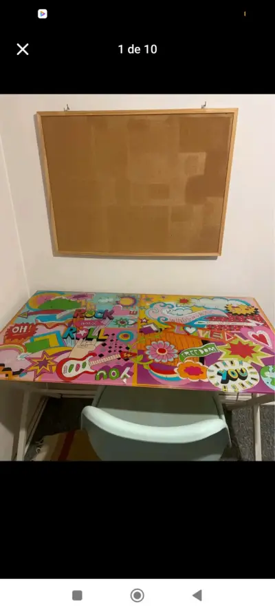 Escritorio juvenil con diseño colorido y silla - miniatura 1