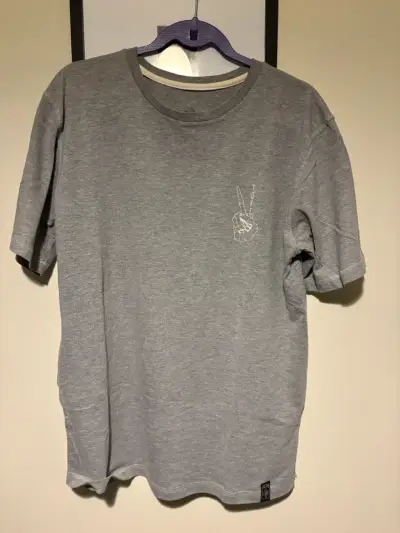 Polera gris Toke - miniatura 1