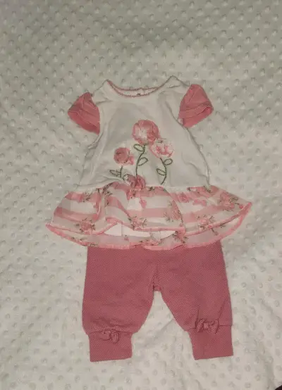 Conjunto de ropa para bebé con estampado floral - miniatura 2