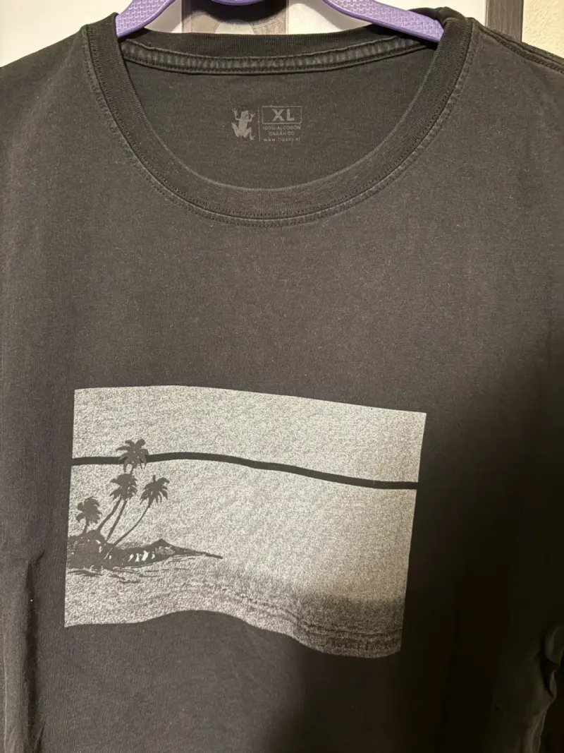 Polera negra froens - 2