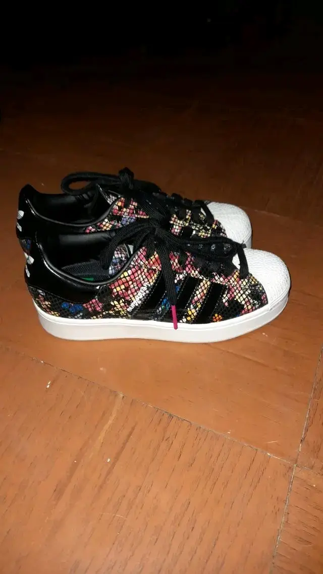 Zapatillas Adidas estampadas para mujer