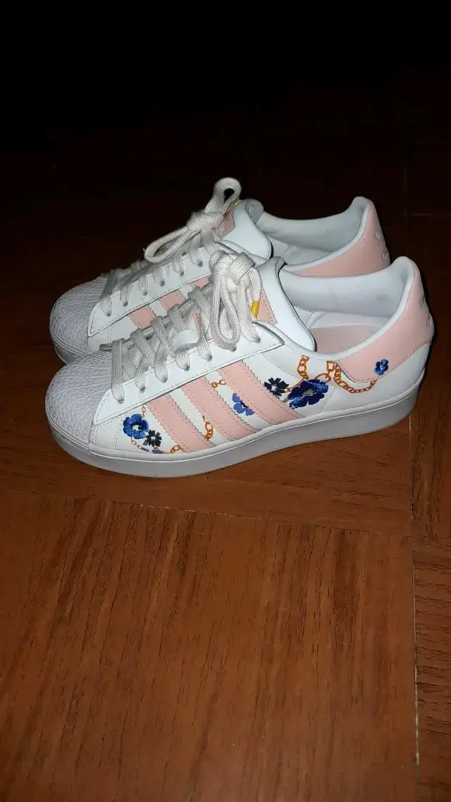 Zapatillas Adidas Superstar bordadas mujer