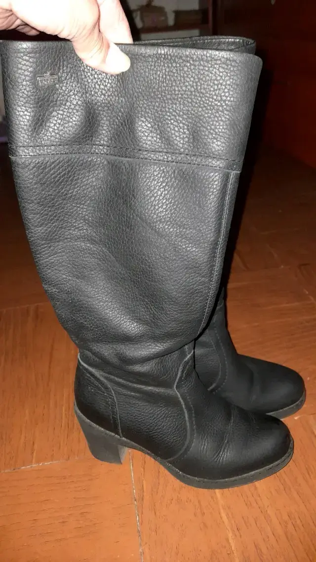 Botas de cuero negras para mujer