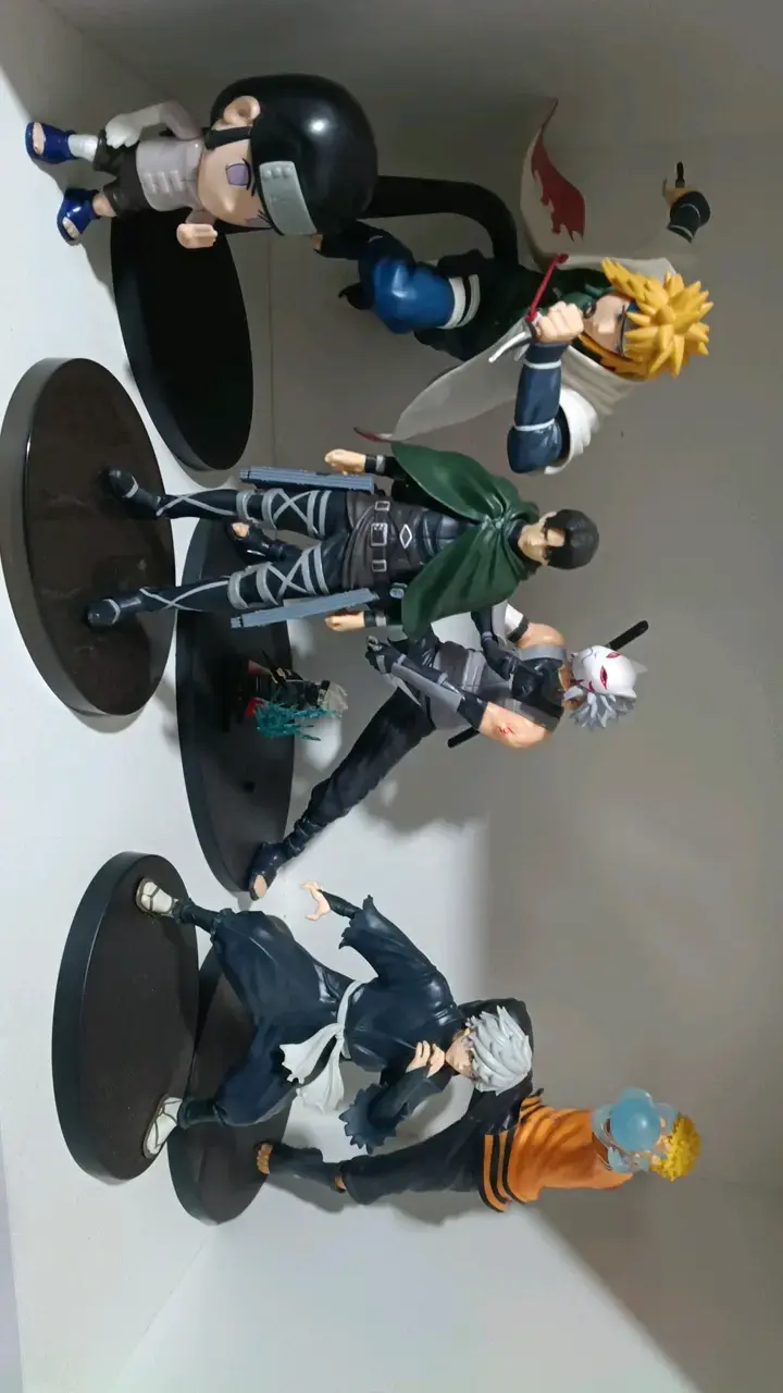 Colección de Figuras de Anime Variadas - 3