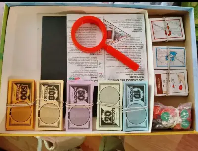 Juego de Mesa Monopoly Decodificador y Clue Hasbro - miniatura 2