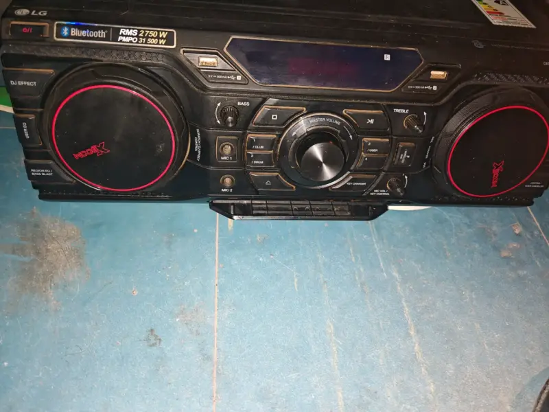 Sistema de sonido LG XBOOM - 2