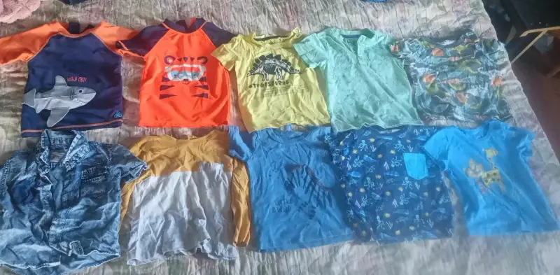 Lote de poleras de niño con estampados divertidos - 2