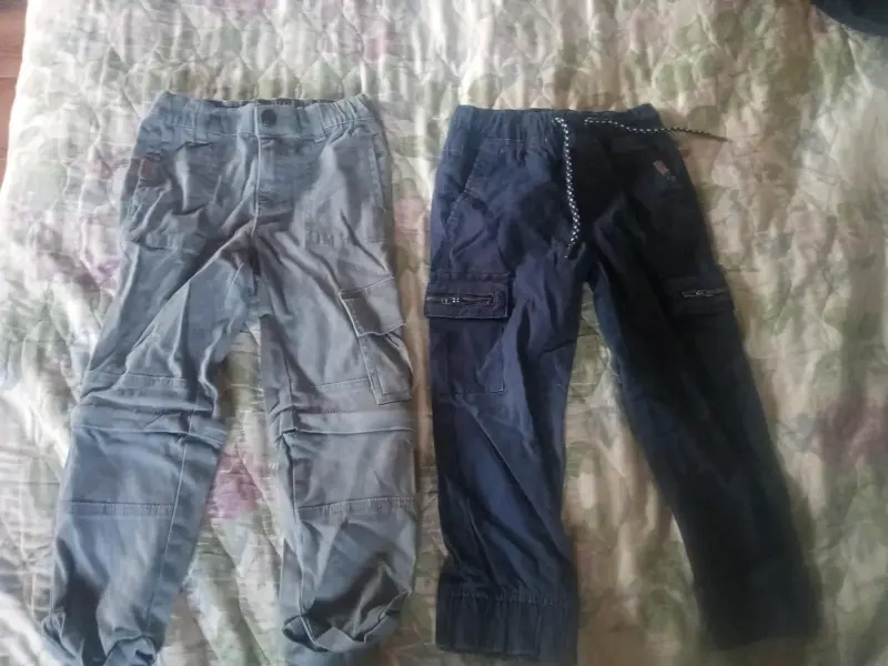 Pantalones de mezclilla para niños en buen estado - 2