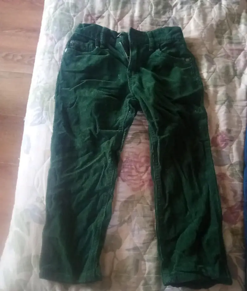 Pantalones de mezclilla para niños en buen estado - 4