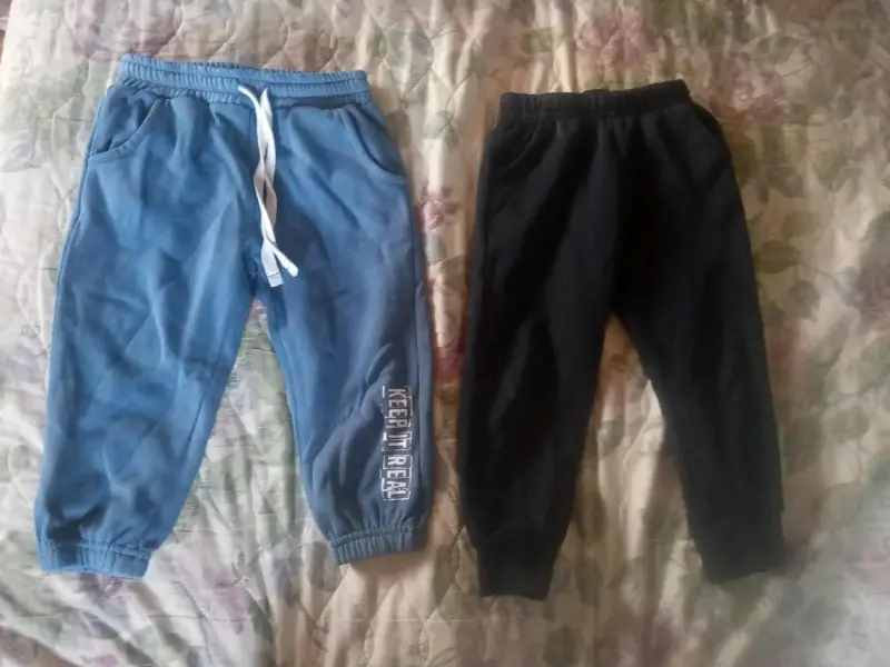 Pantalones de mezclilla para niños en buen estado - 5