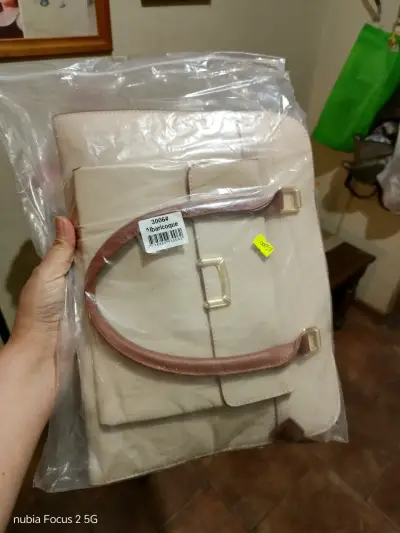 Cartera de color albaricoque - miniatura 1