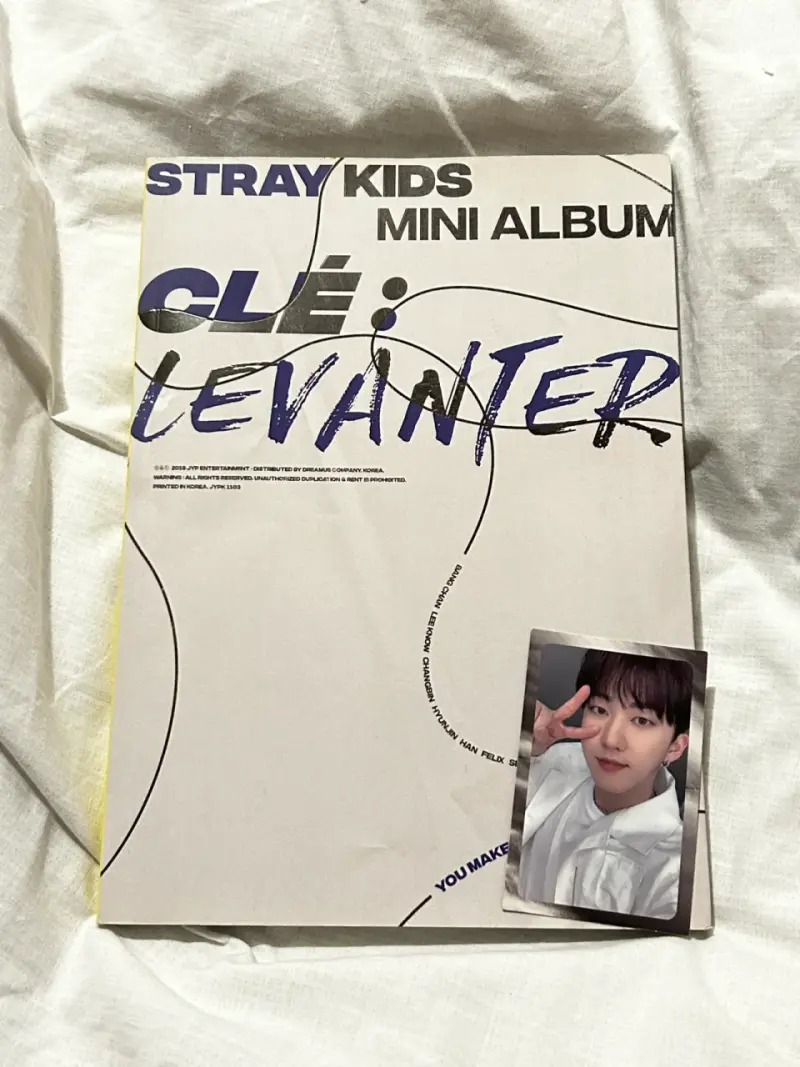 Álbumes de Stray Kids y Ateez - 1