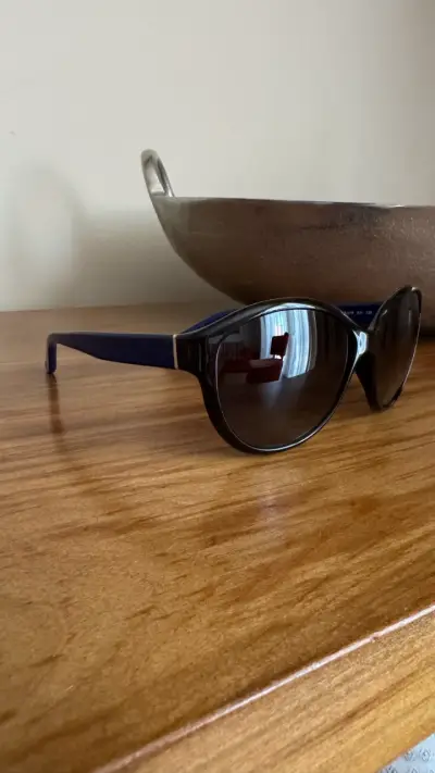 Gafas de sol Salvatore Ferragamo  patillas azules - miniatura 1